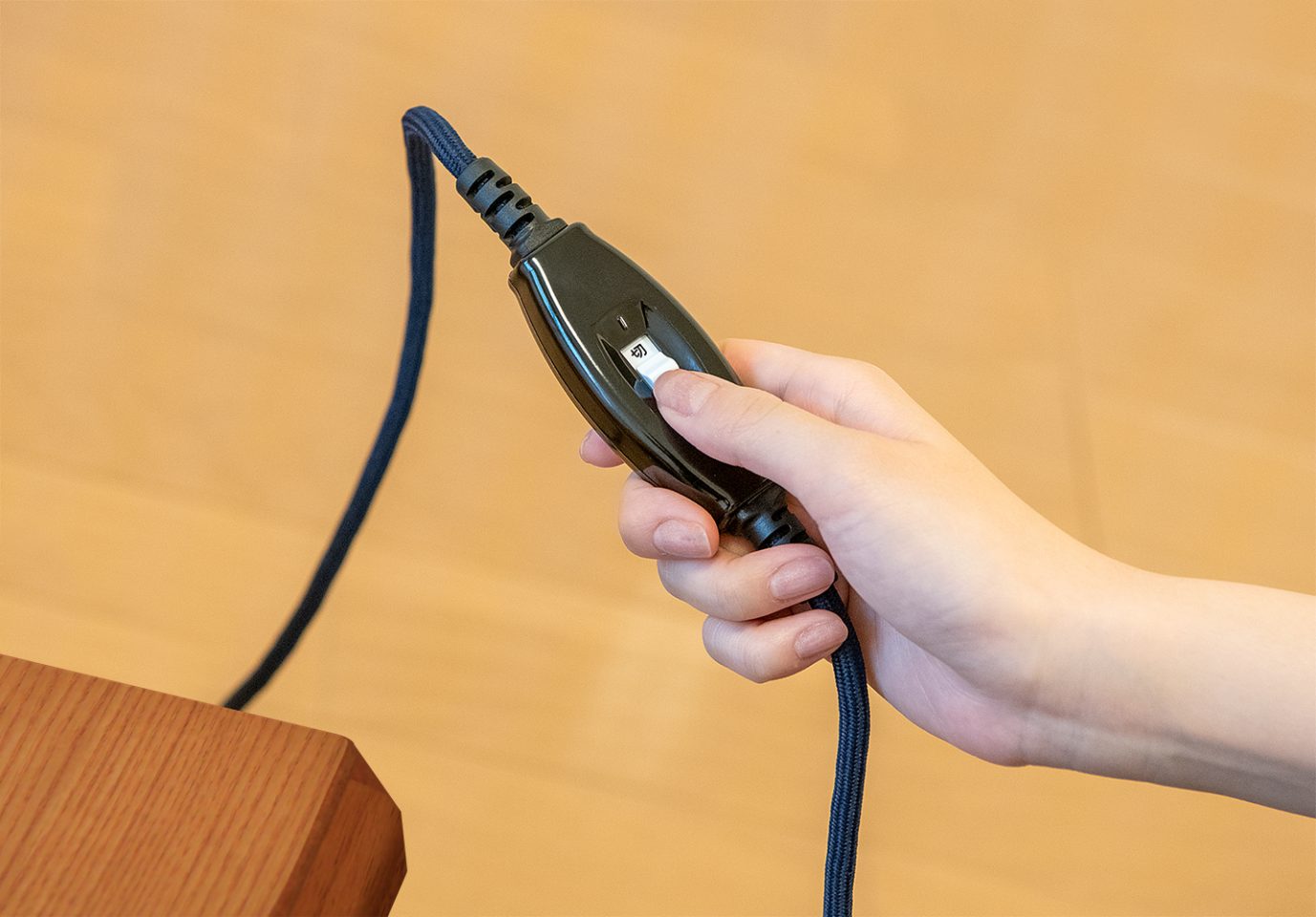 【冬の定番 即使えます！】電気こたつ 2023年製 出っ張りなしヒーター搭載！ APIX INTERNATIONAL 【日テレ ZIP! 紹介】 セラミックヒーター